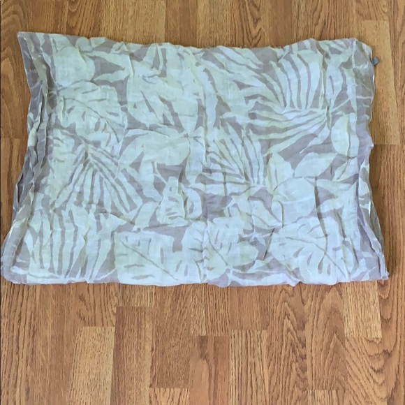 Foliage printed scarf - Picture 2 of 3